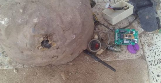 نزع 3 قنابل حوثية في مديريتي موزع والمخا