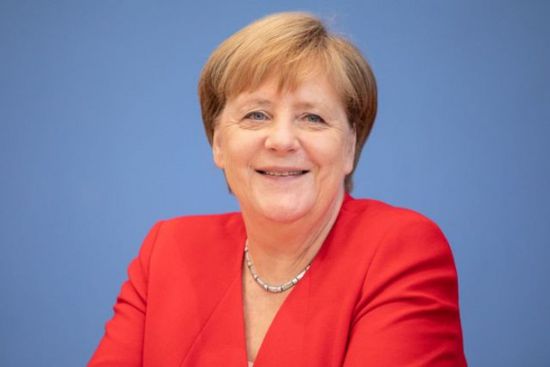 ميركل تعرب عن سعادتها لتماثل تبون للشفاء