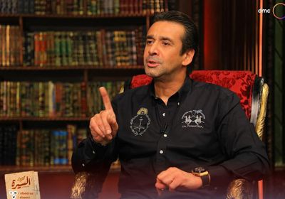 كريم عبدالعزيز: مرات أبويا هي أمي الثانية (فيديو)