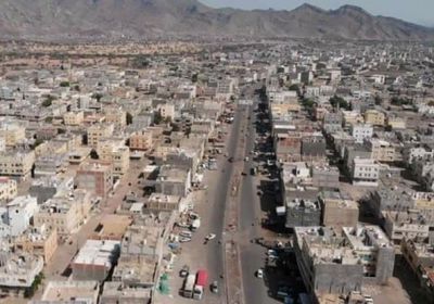 مصرع وإصابة 3 أشخاص بحادث مروري بلحج