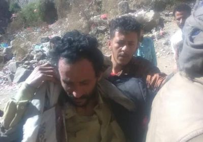 أخفاها بشوال.. ضبط خاطف طفلة في إب