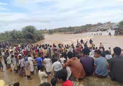 السيول تقطع الطريق إلى مدينة حديبو بسقطرى