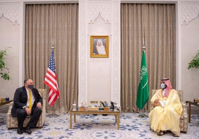 ولي العهد السعودي يبحث مع بومبيو مستجدات الأحداث بالمنطقة