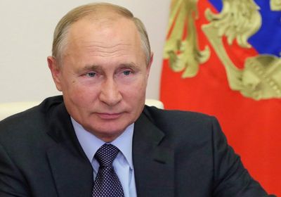 لهذا السبب.. بوتين يهدي مواطنة وسام الاستحقاق