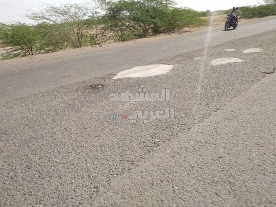 حفر طريق "جعار ـ زنجبار" تُفاقم معاناة المارة