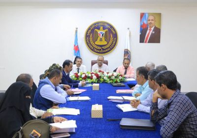 وضع آليات تقييم لأداء الإدارات التنظيمية بـ "الانتقالي"