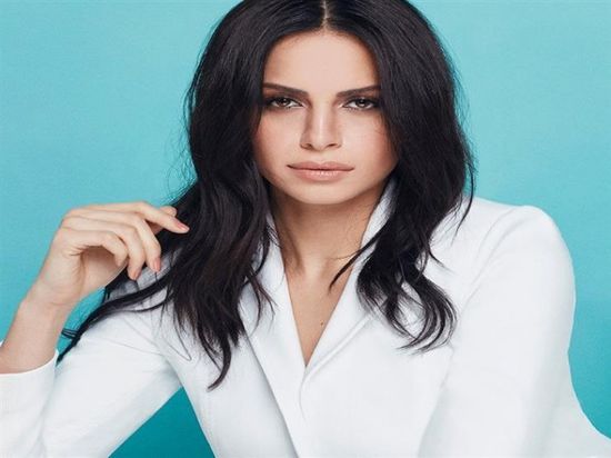 "اللي قادرة".. آمال ماهر تحتفل باليوم العالمي للقضاء على العنف ضد المرأة