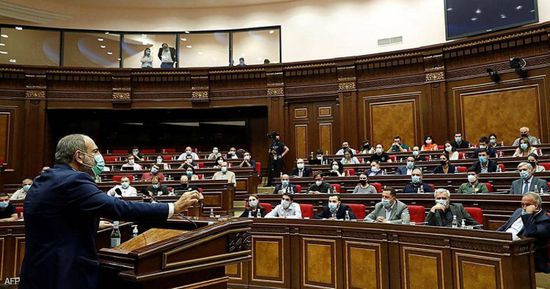 البرلمان الأذري يطالب بإقصاء فرنسا من نزاع كراباخ