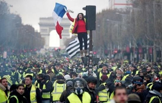 احتجاجات في فرنسا رفضًا لقانون الأمن الشامل