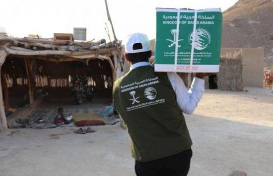 قافلة إغاثية سعودية توزع مساعدات في السوم