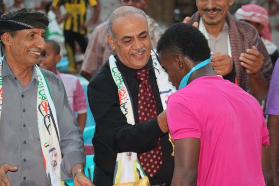 ببطولة "بن زايد".. تكريم الفائزين بسباقات الألعاب المائية في حضرموت