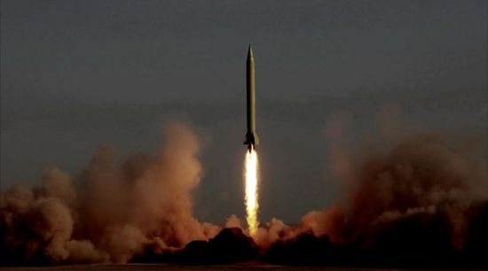 سقوط صاروخ حوثي على مأرب