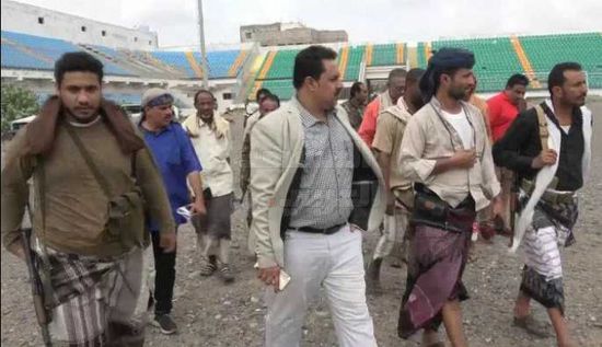 رئيس "انتقالي لحج" يتجول بملاعب احتفالية عيد الاستقلال