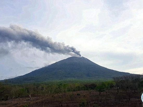  انفجار بركان ليوتولو بإندونيسيا