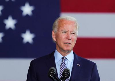  سقوط بايدن وإصابته بسبب كلب