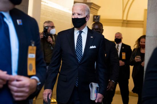 بايدن يناقش مع نظيره الأرجنتيني سبل تعزيز علاقات البلدين