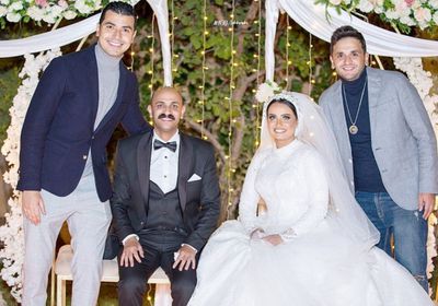 محمد أنور يهنئ محمد توب بزواجه (صورة)