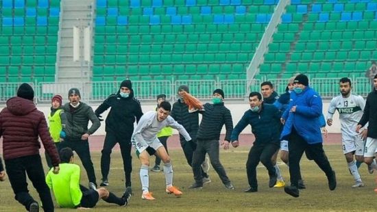 مباراة لكرة القدم تنتهي بأعمال شغب وضرب مبرح للحكم