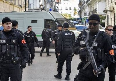 الجزائر تفكك شبكة متخصصة في المتاجرة بالأسلحة النارية والذخيرة الحية 