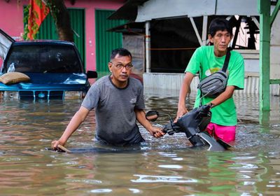 مصرع 5 أشخاص في فيضانات بإندونيسيا