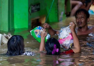 مصرع 5 أشخاص نتيجة فيضانات بإندونيسيا