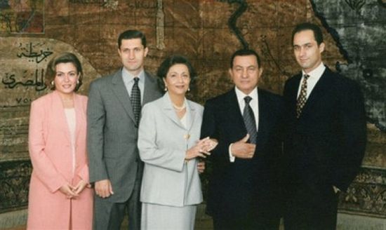  أسرة مبارك تعتزم رفع قضية تعويض بعد إلغاء تجميد الأموال