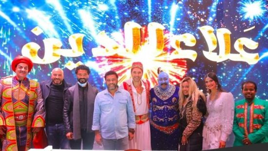 خالد النبوي يحضر عرض مسرحية "علاء الدين لـ أحمد عز