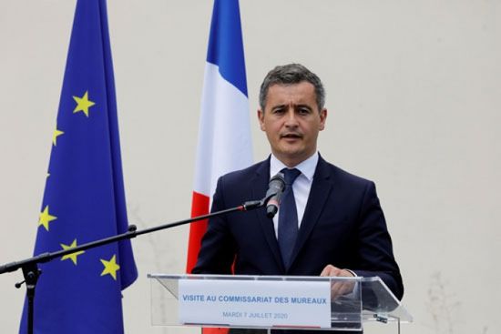 وزير الداخلية الفرنسي يصف المتظاهرين بالمخربين