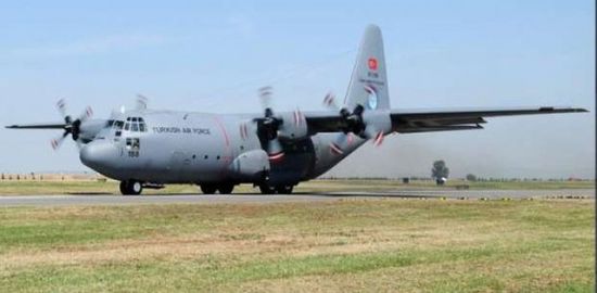  طائرة شحن عسكرية تركية تهبط في قاعدة الوطية