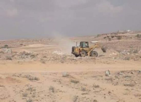 تعطيل البيع والشراء بالاستمارات والوثائق المنقولة في الشحر