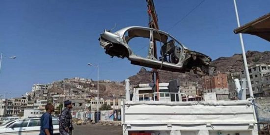 مهلة أسبوع لإبعاد السيارات المتهالكة عن شوارع الشحر