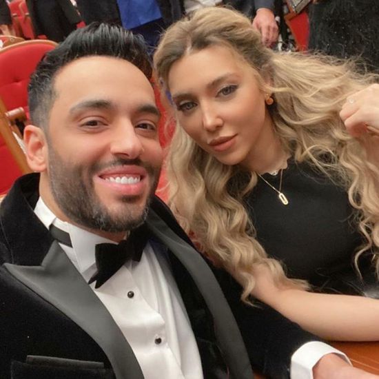 بعد تكريمه الأخير.. رامي جمال لزوجته :الجائزة الحقيقية هي قلبك