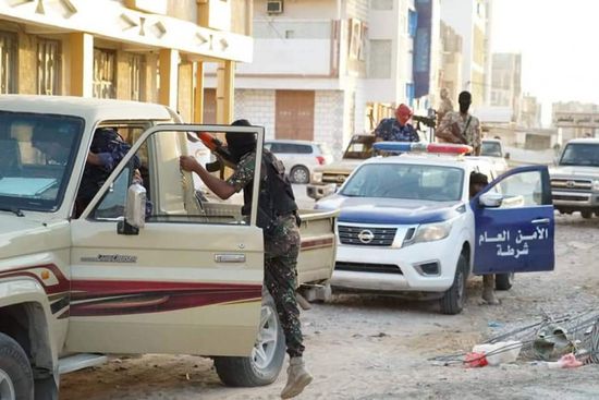 ضبط خلايا إرهابية تابعة للقاعدة في الشحر (صور)