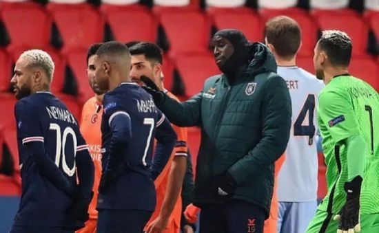 حكم الأزمة في مباراة باريس وباشاك شهير: لست عنصريا ولن أتابع الإعلام