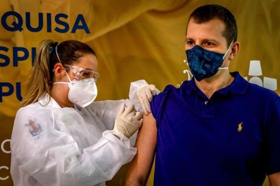  البرازيل تعتزم تطعيم جميع مواطنيها بلقاح كورونا في 2021