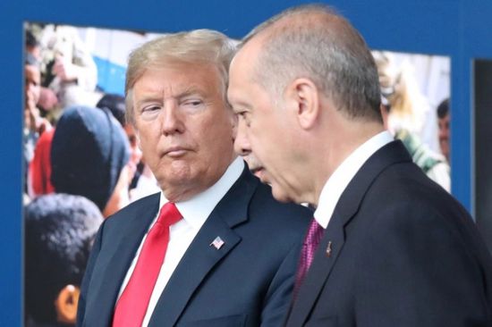 إعلامي يتوقع استهداف العقوبات الأمريكية للصناعات الدفاعية التركية