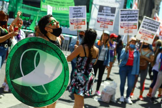 لتشريع الإجهاض.. مظاهرات نسائية في الأرجنتين