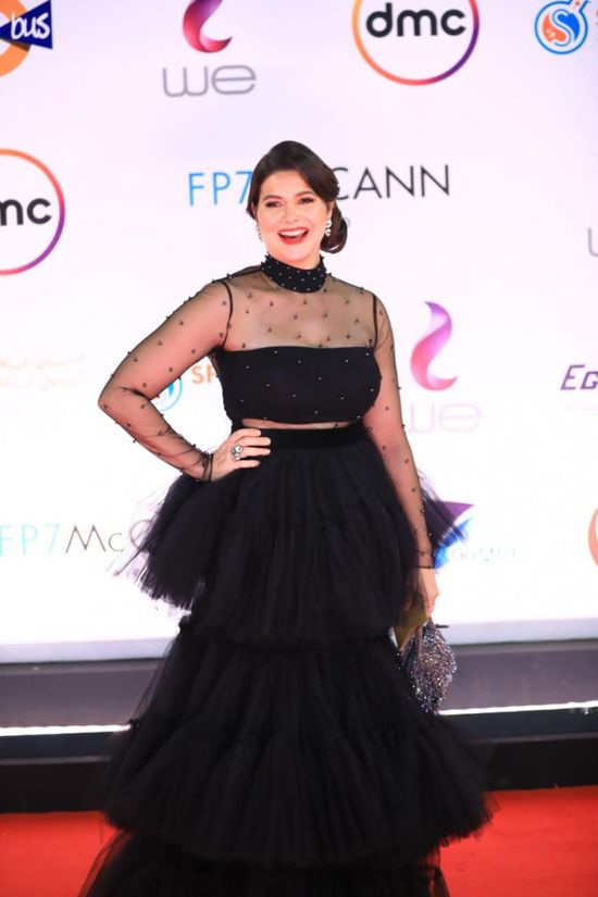 يسرا اللوزي تظهر بوزن زائد في ختام مهرجان القاهرة السينمائي (صور)