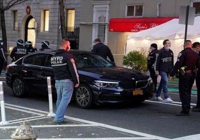 سيارة تقتحم مظاهرة احتجاجية لـ السود في نيويورك