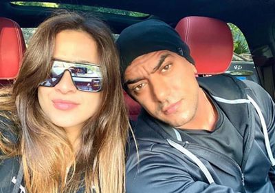 هكذا احتفلت ياسمين عبدالعزيز بعيد ميلاد زوجها أحمد العوضي