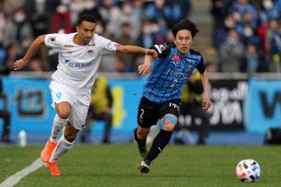 كاواساكي فرونتال يهدر نقطتين أمام ساجان توسو في الدوري الياباني