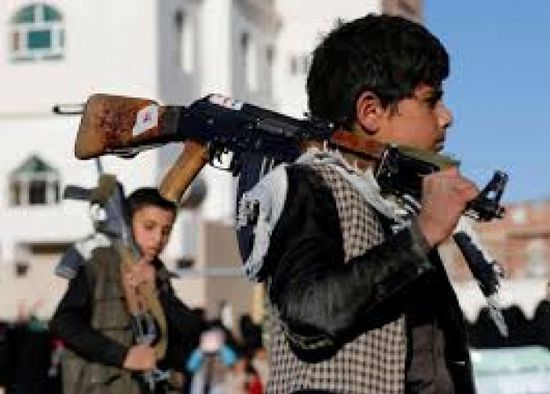  تجنيد الأطفال.. صغارٌ يزج بهم الحوثيون في جبهات الموت