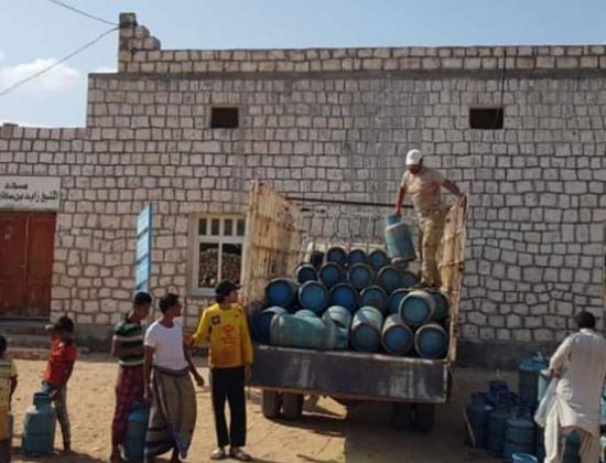 شاحنات غاز منزلي من "خليفة الإنسانية" لغرب سقطرى
