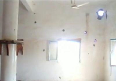 استهداف حوثي لمنازل ومساجد قرية في حيس