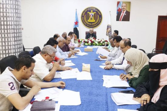 "أمانة الانتقالي" تستنكر التفاف الشرعية على الانسحاب من أبين