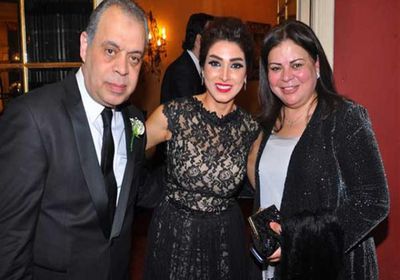 بعد تكريمه.. أشرف زكي يوجه رسالة لـ روجينا وشقيقته ماجدة زكي