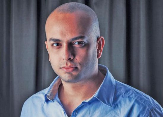 أحمد مراد يكشف عن انتهاءه من كتابة فيلم "رجل المستحيل" للراحل نبيل فارق