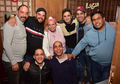 نجوم مسرح مصر يجتمعون في كواليس مسرحية "اللوكاندة"