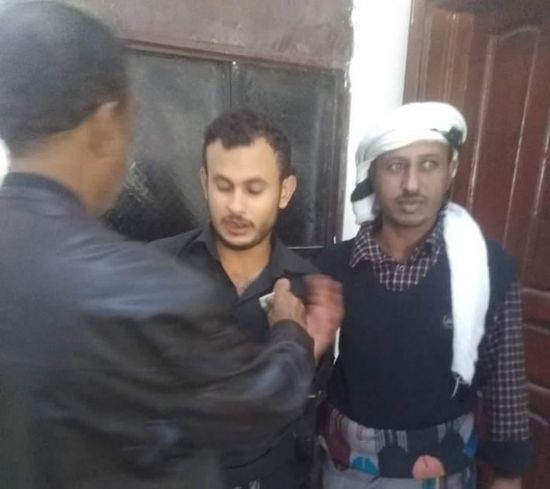 بعد تعذيبه.. مليشيا الشرعية تطلق سراح الطالب راجي الردفاني