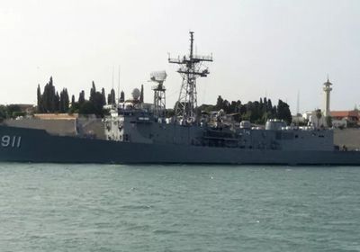 حريق هائل في أحد مباني مصلحة الجمارك المصرية والقوات البحرية تتدخل